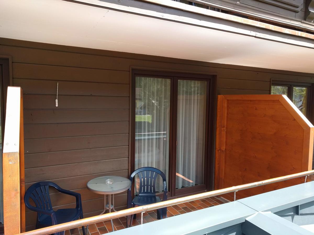 Doppel-/Zweibettzimmer mit Balkon