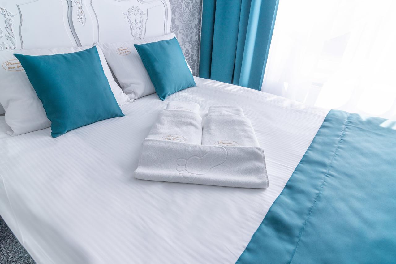 Zimmer mit Kingsize-Bett