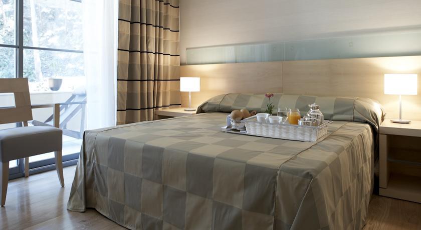 VIP-Tuinsuite met Eigen Zwembad (2 Volwassenen + 2 Kinderen)
