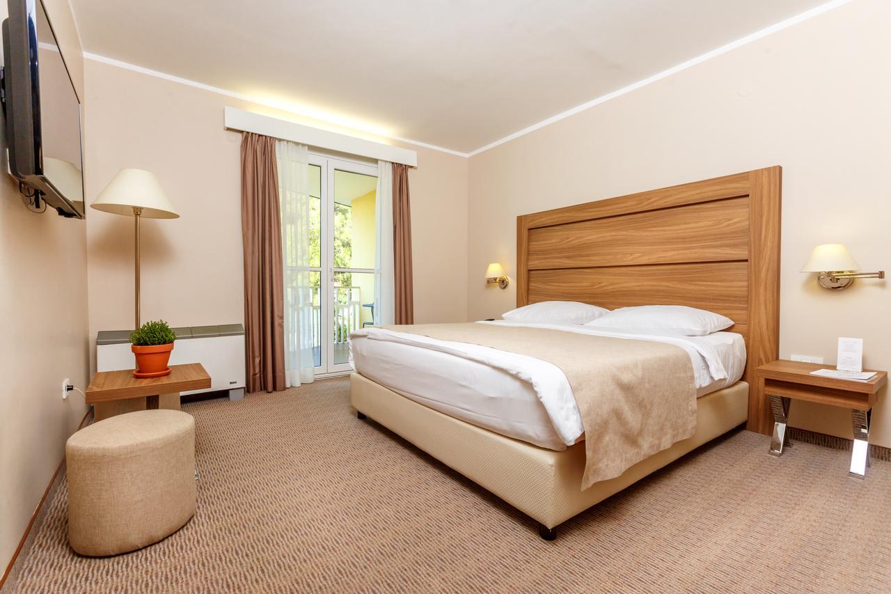 Angebot - Doppelzimmer mit Balkon und Weihnachtspaket