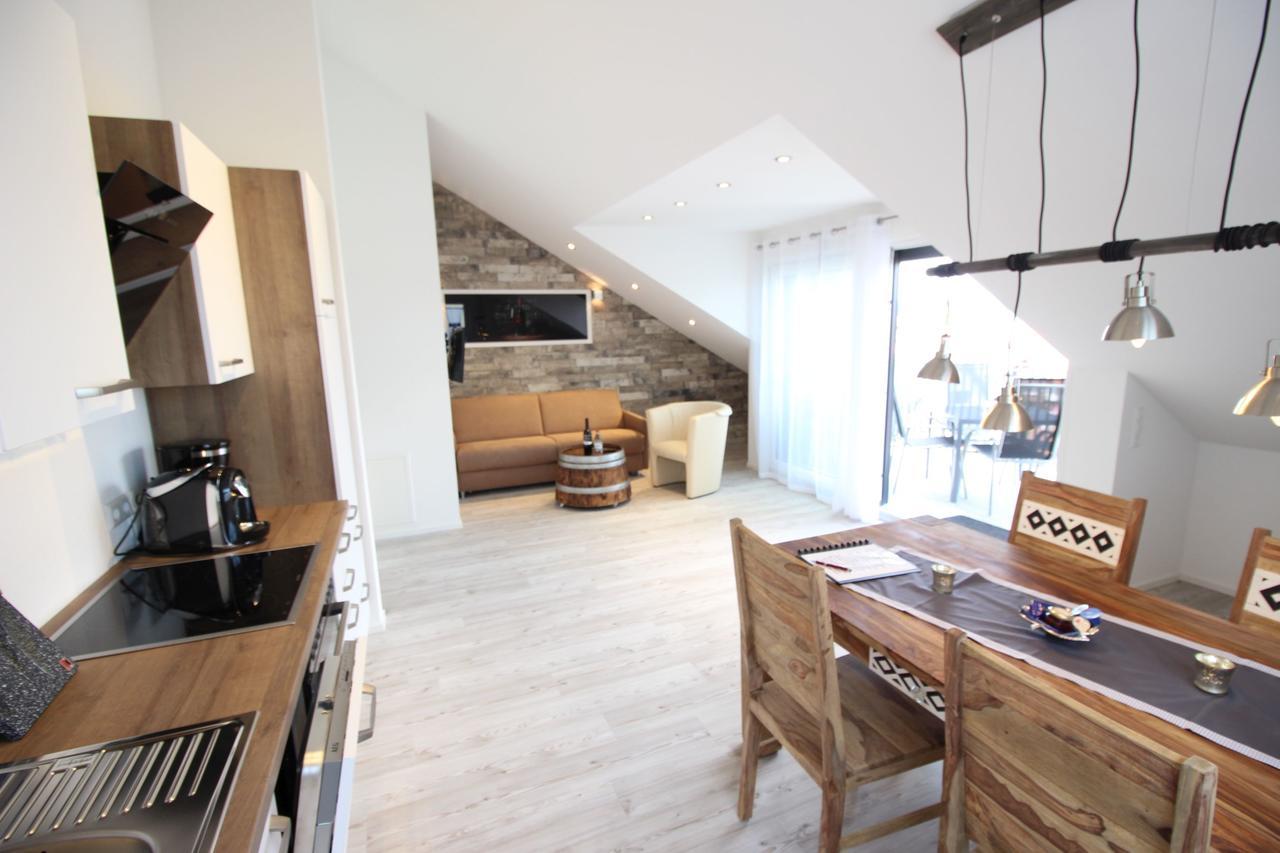 One-Bedroom Apartment,669590289:JPEG