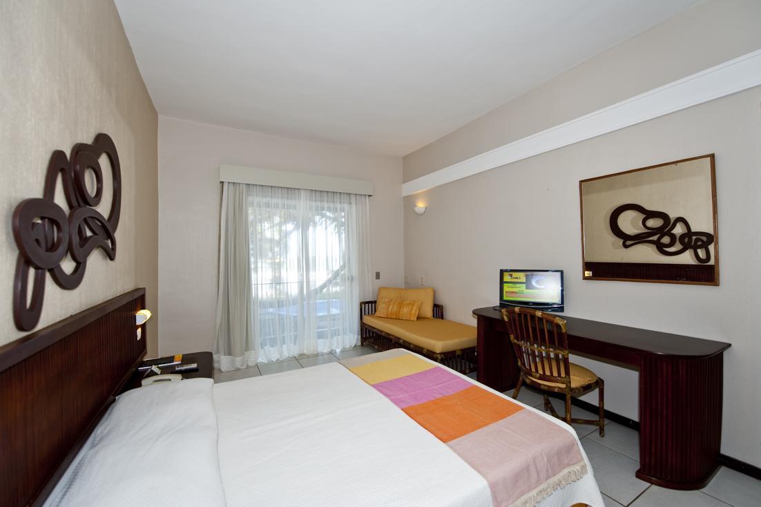 Quarto Duplo Deluxe com Vista Mar e Piscina Partilhada