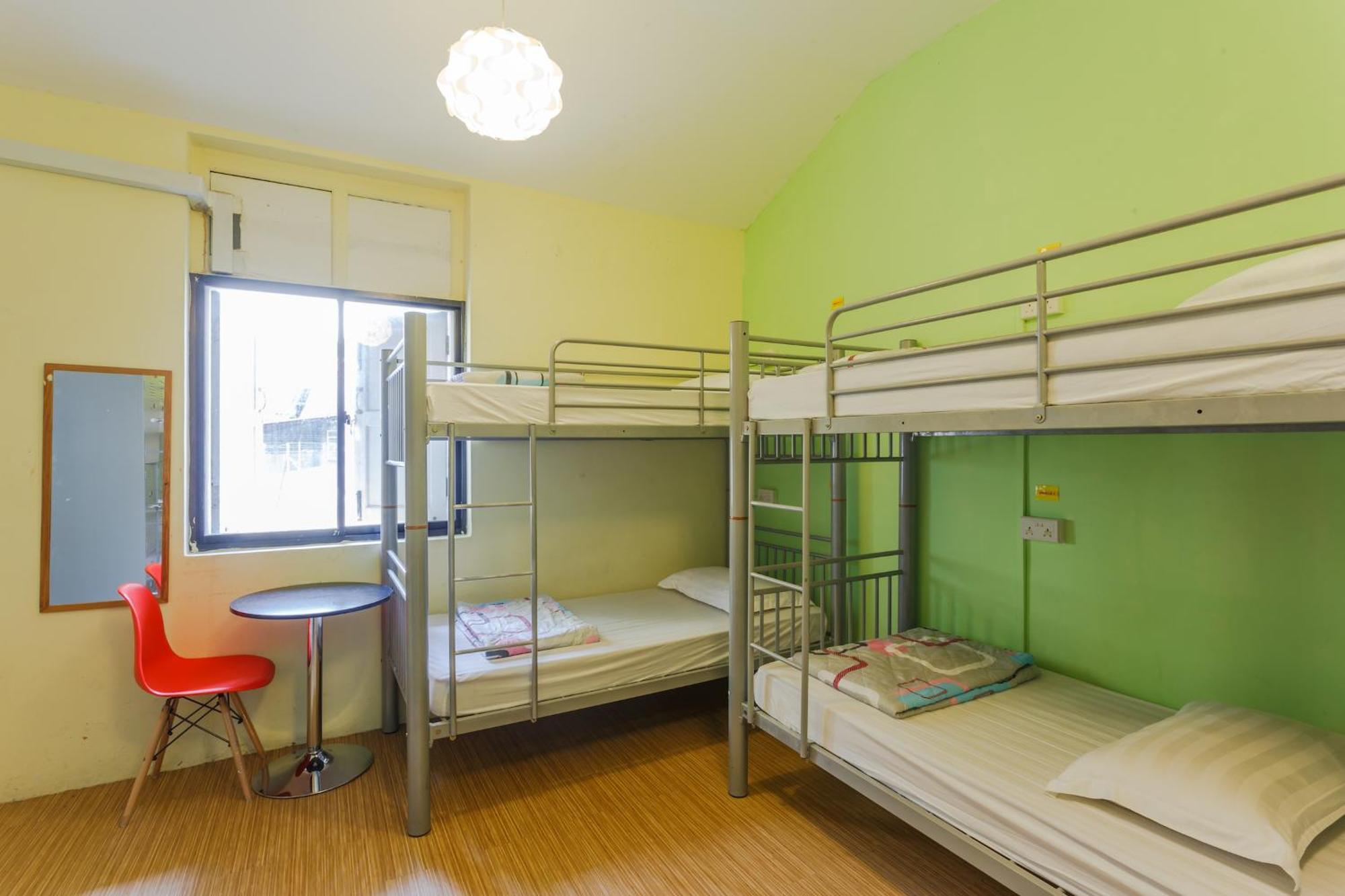 Familienzimmer mit Gemeinschaftsbad (8 Betten)