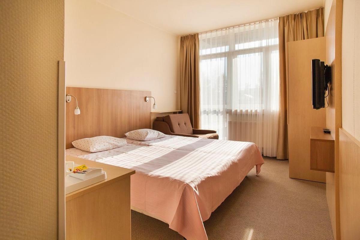 Zweibettzimmer mit Zustellbett