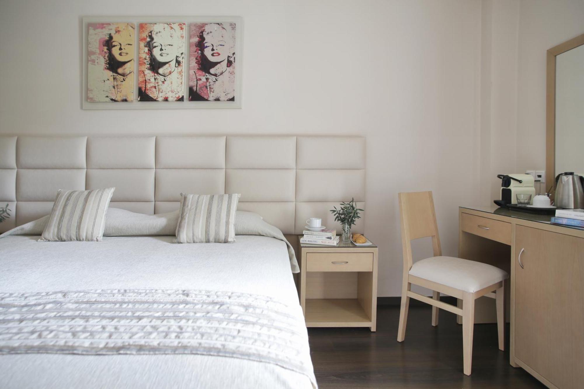 Superior Kamer met 1 of 2 Bedden en Uitzicht op de Tuin of de Stad