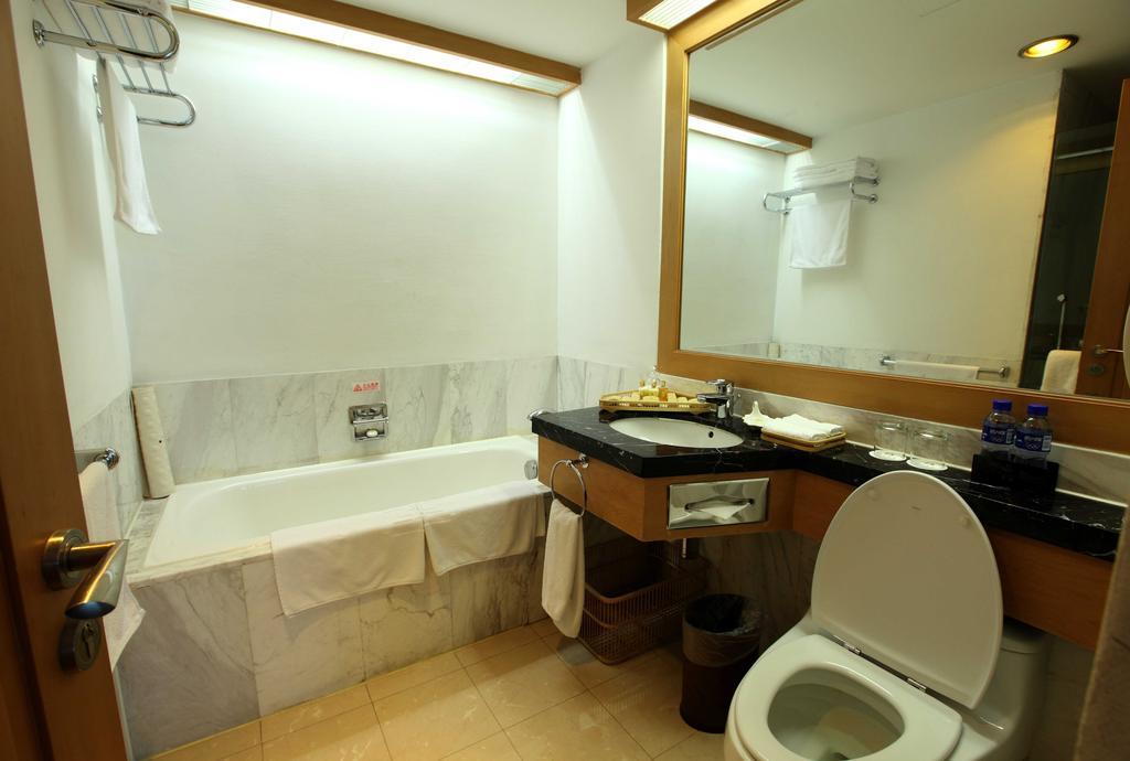 Ambassador Suite,109359021:JPEG