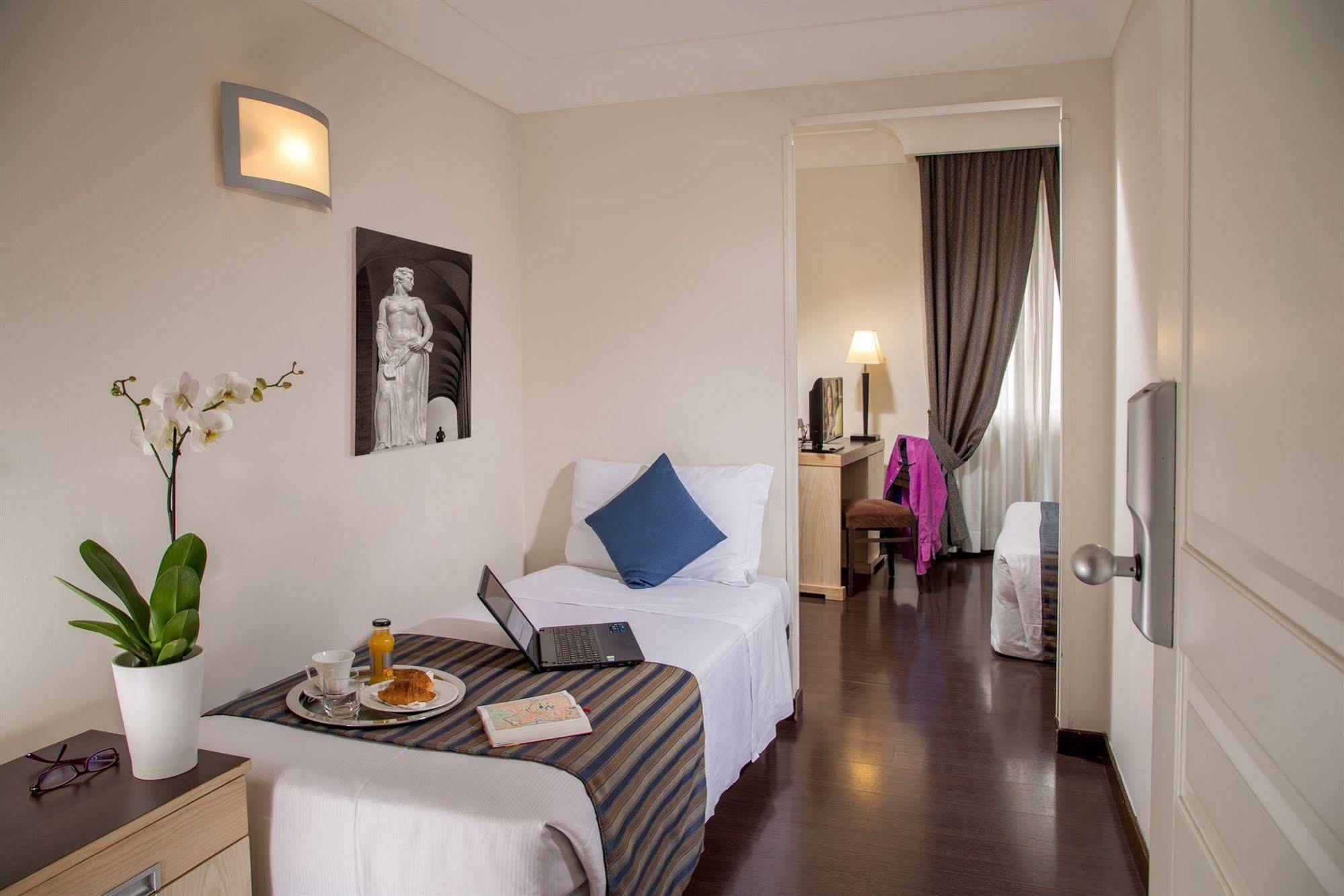 Quarto Família (2 Adultos + 2 Crianças)