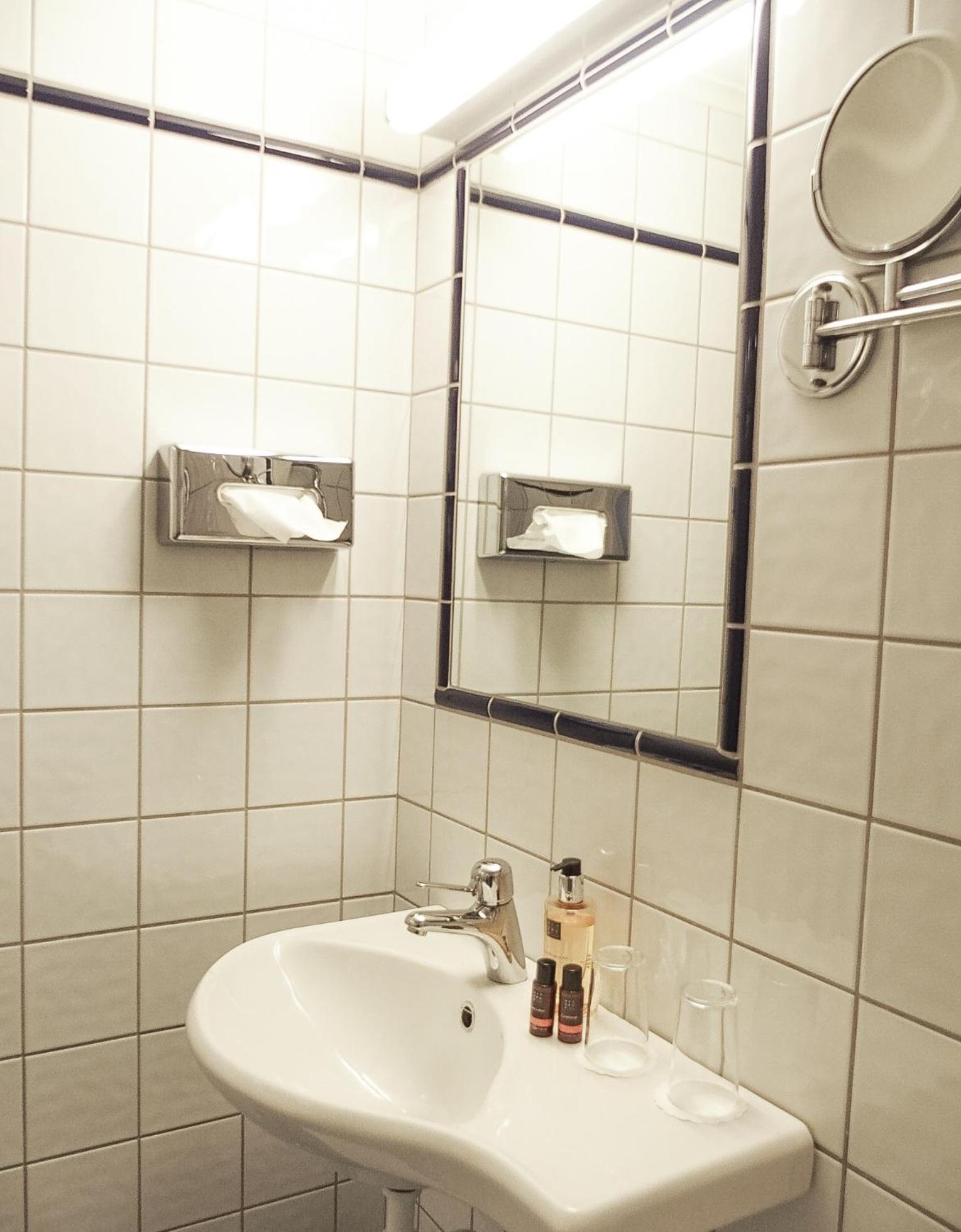 Standard Single Room,682543368:JPEG