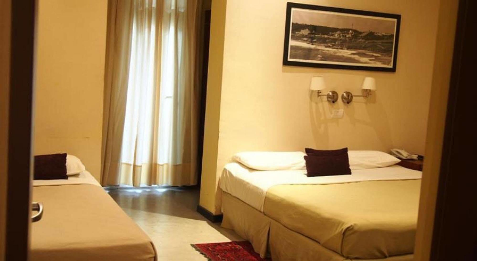Quarto Triplo Standard