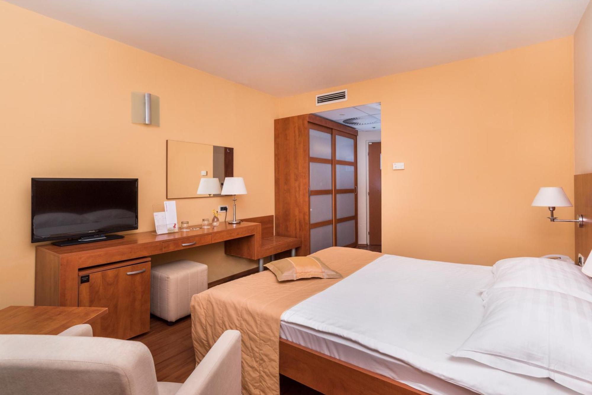 Economy Kamer met Frans Bed - Parkzijde