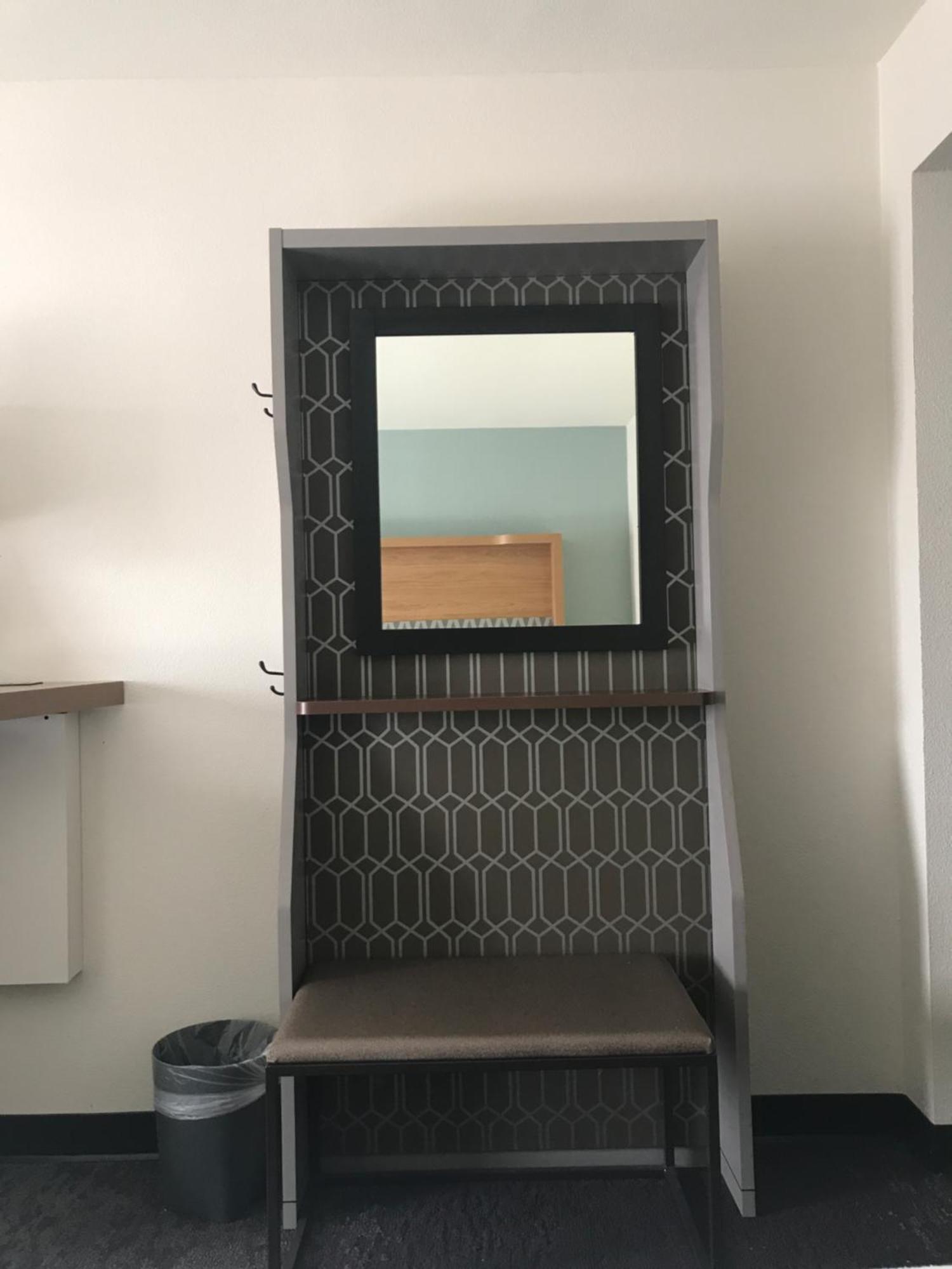 Quarto Queen com 2 Camas Queen - Vista da Piscina