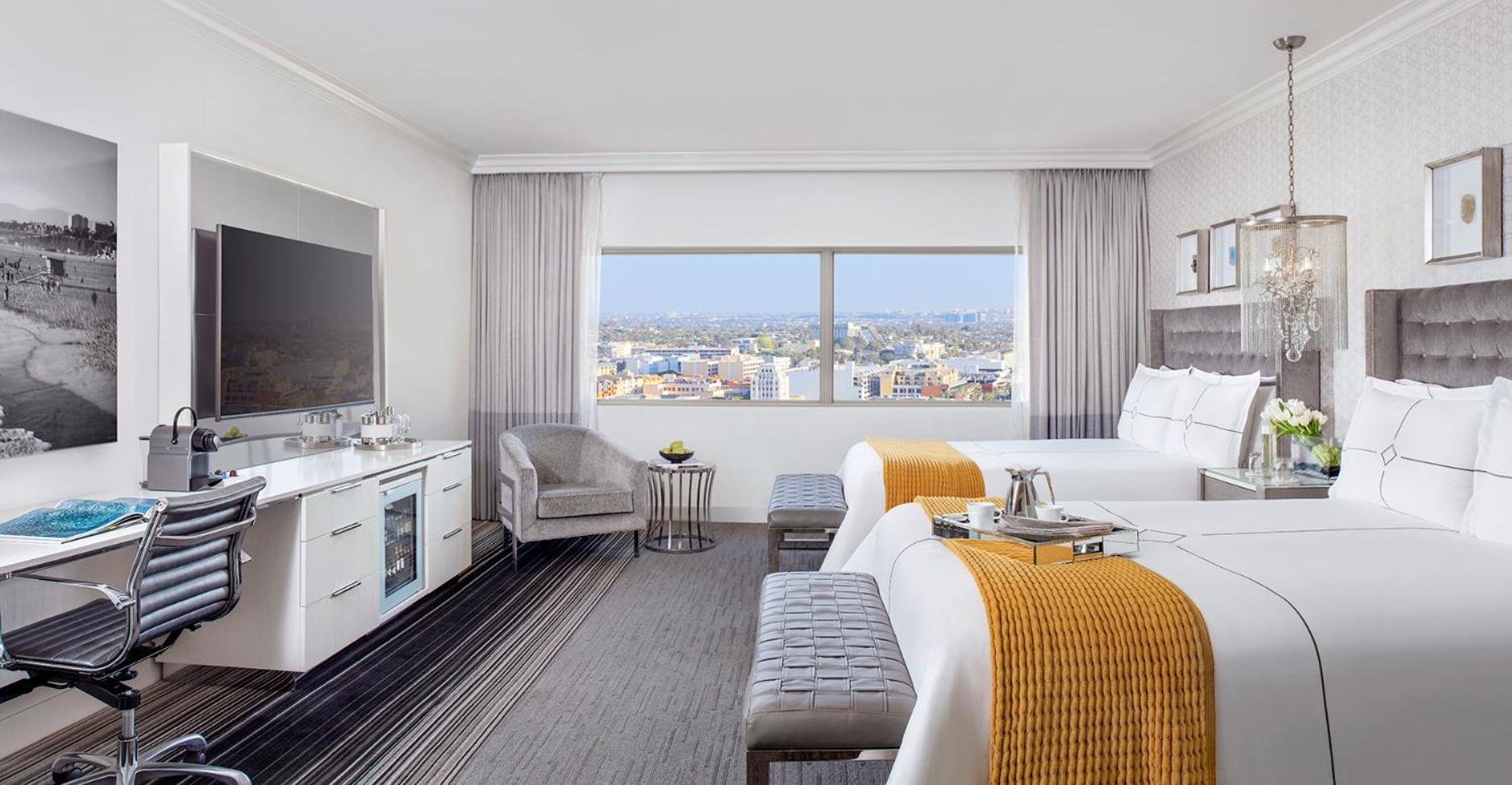 Deluxe Queen Room with Two Queen Beds City View,1742795334:JPEG