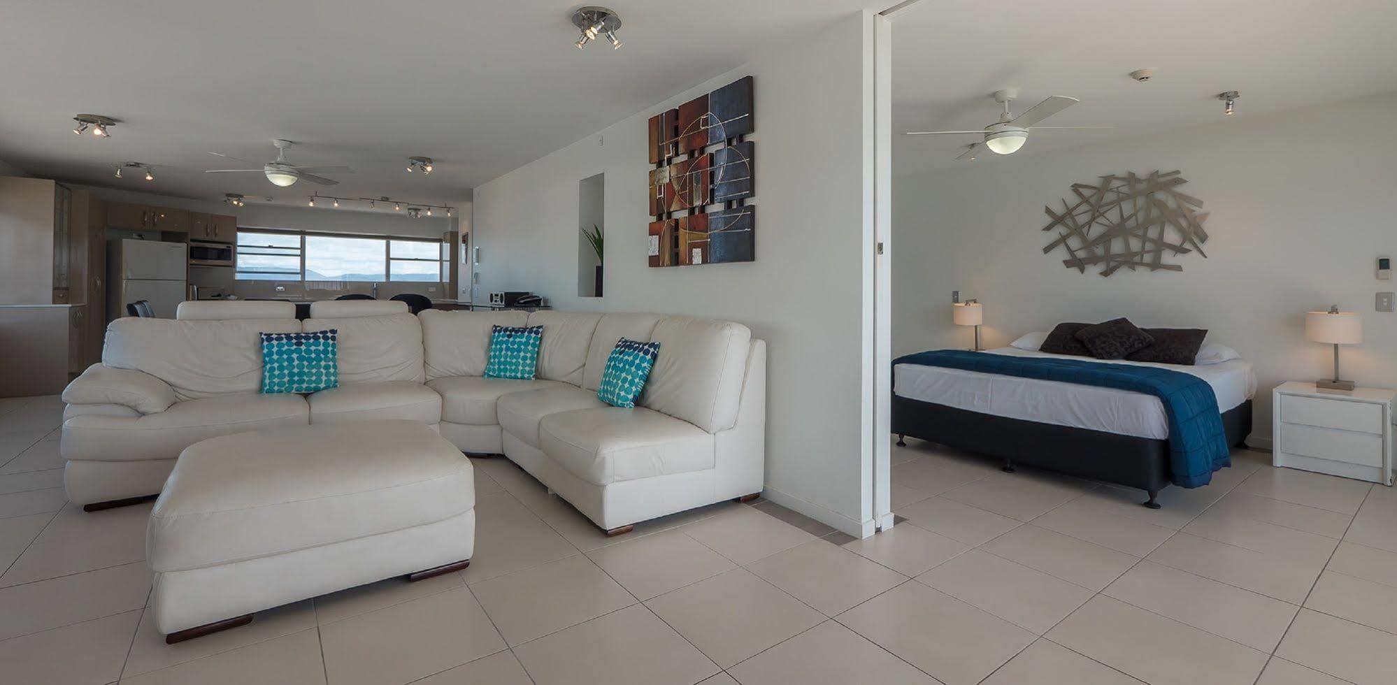 Superior Two-Bedroom Apartment with Ocean View,1038144577:JPEG