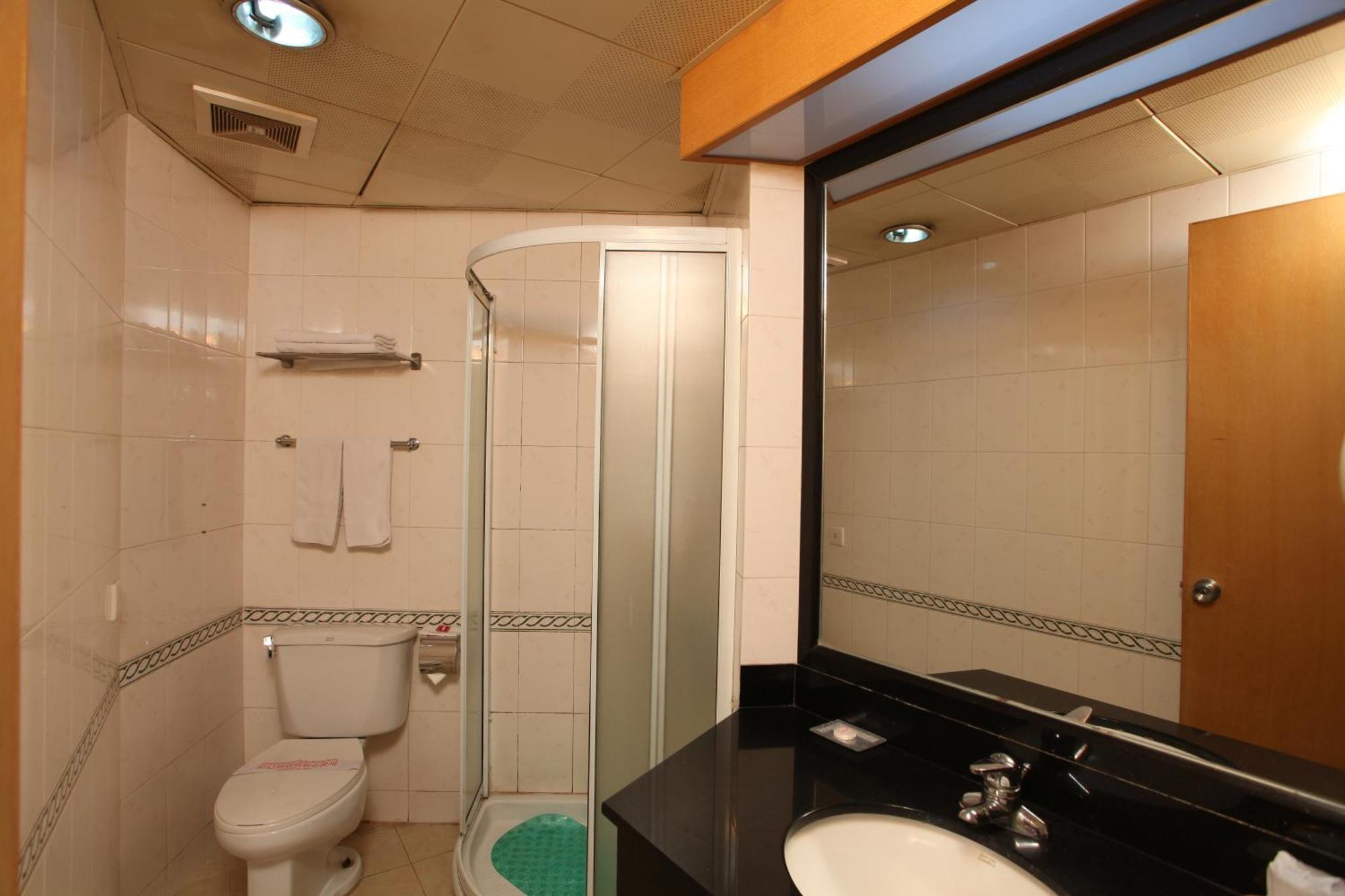 Price Double or Twin Room,1544495014:JPEG