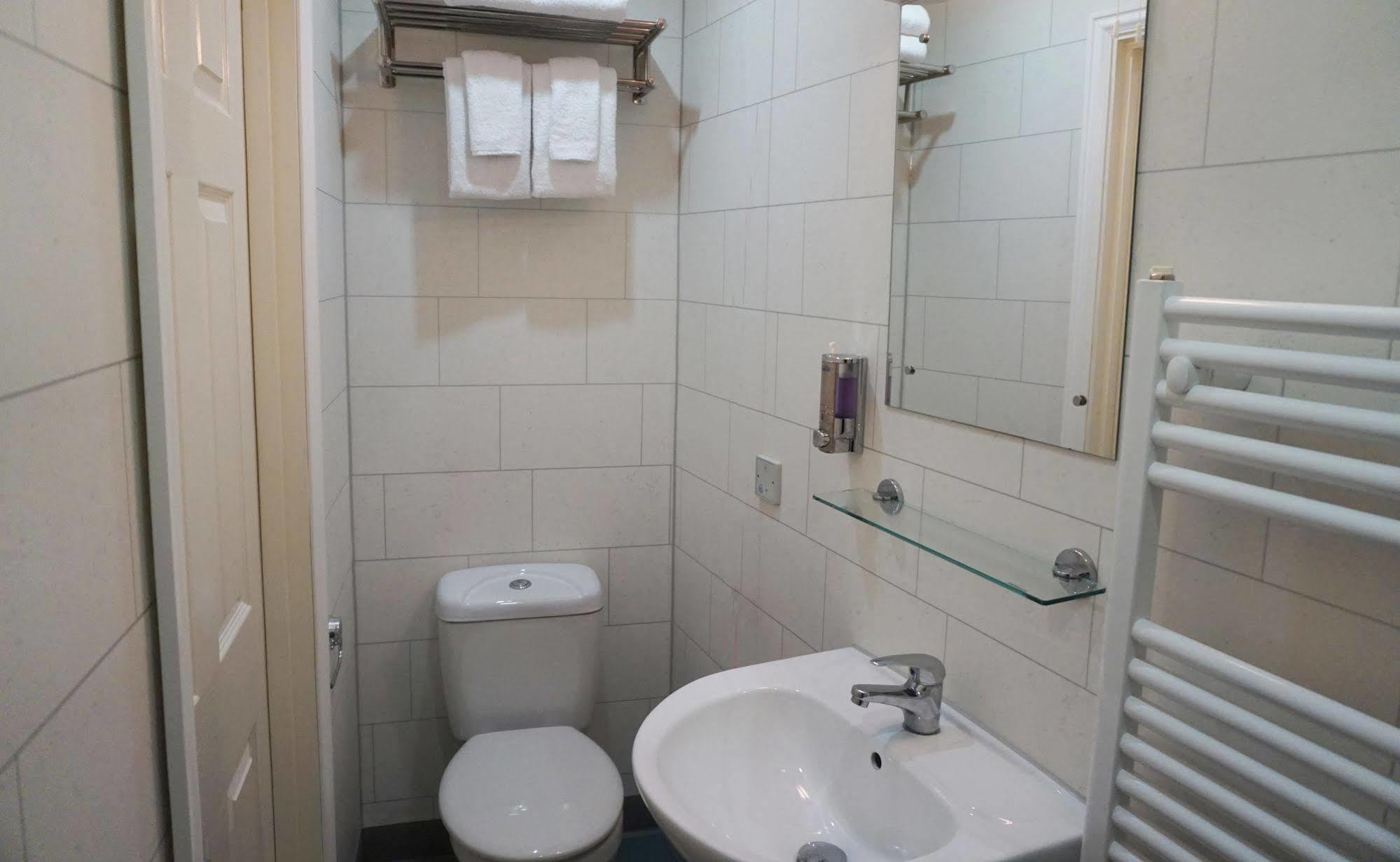 Quarto Duplo Econômico (Sem Janela)