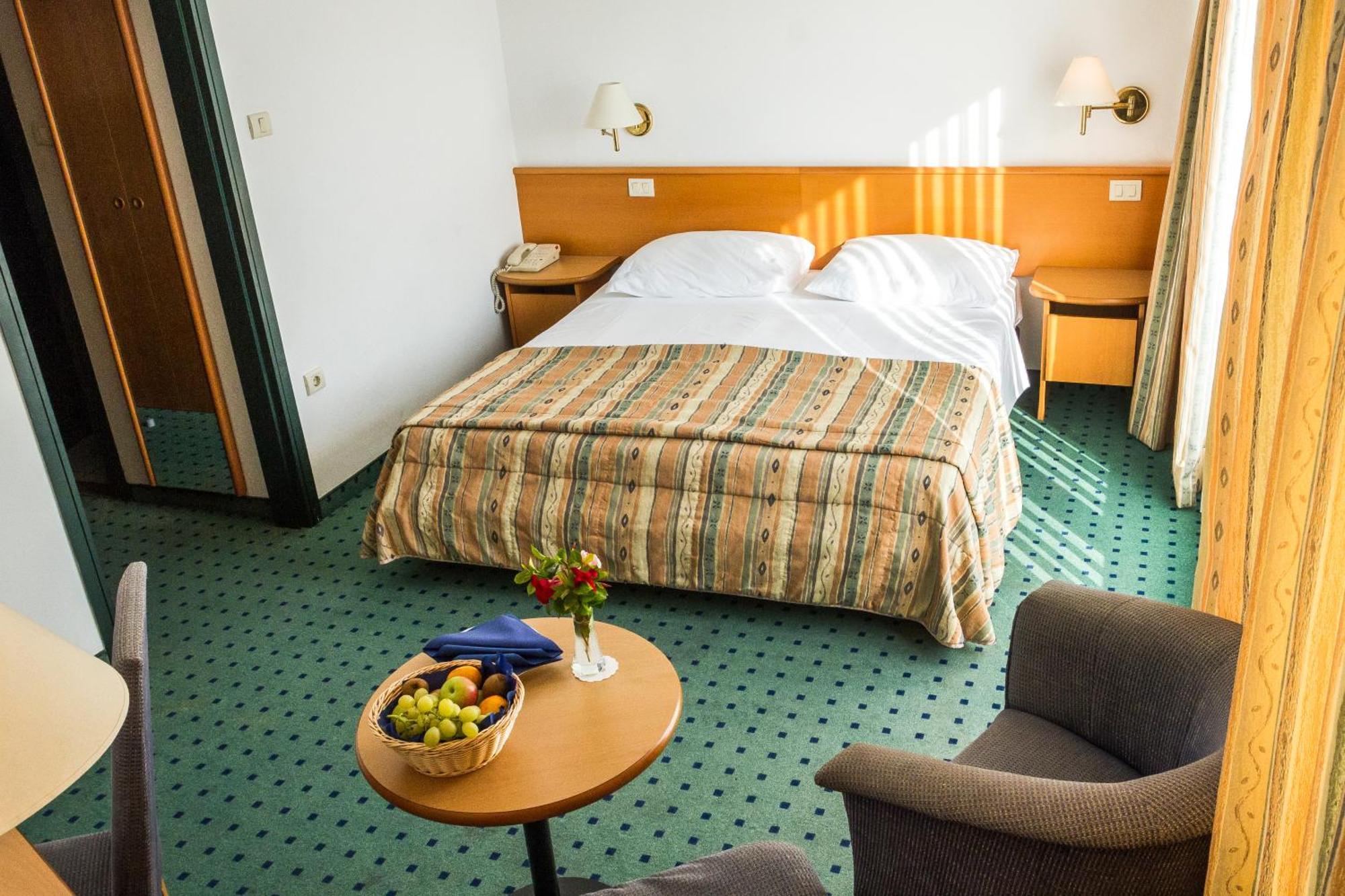 Standard Doppel-/Zweibettzimmer mit Balkon