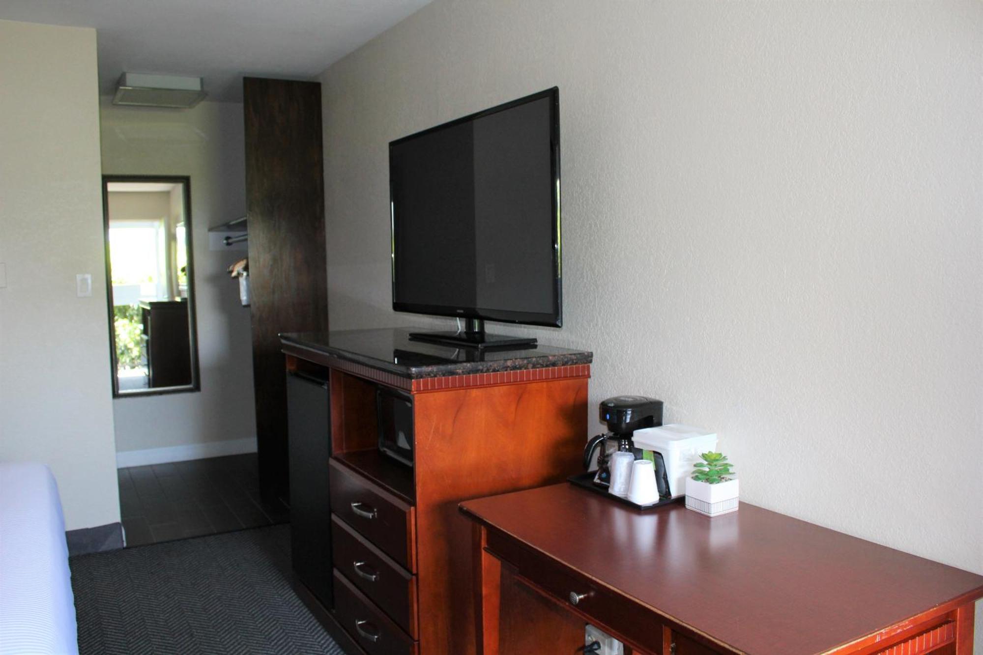 Standard Queen Room,691674174:JPEG