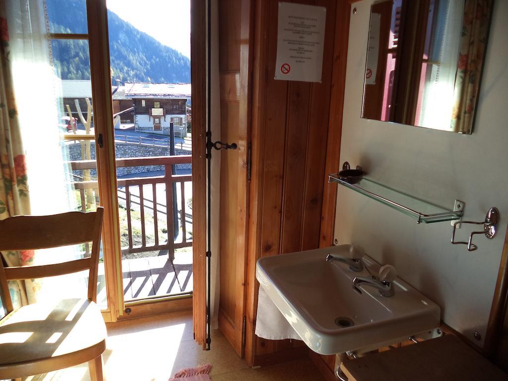 Einzelzimmer mit Gemeinschaftsbad