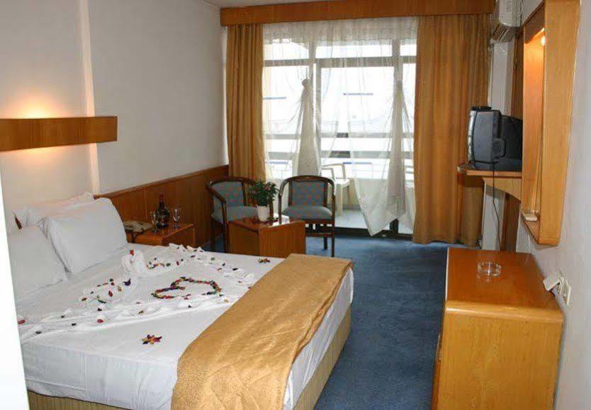Tweepersoonskamer met 1 of 2 Bedden en Uitzicht op Zee