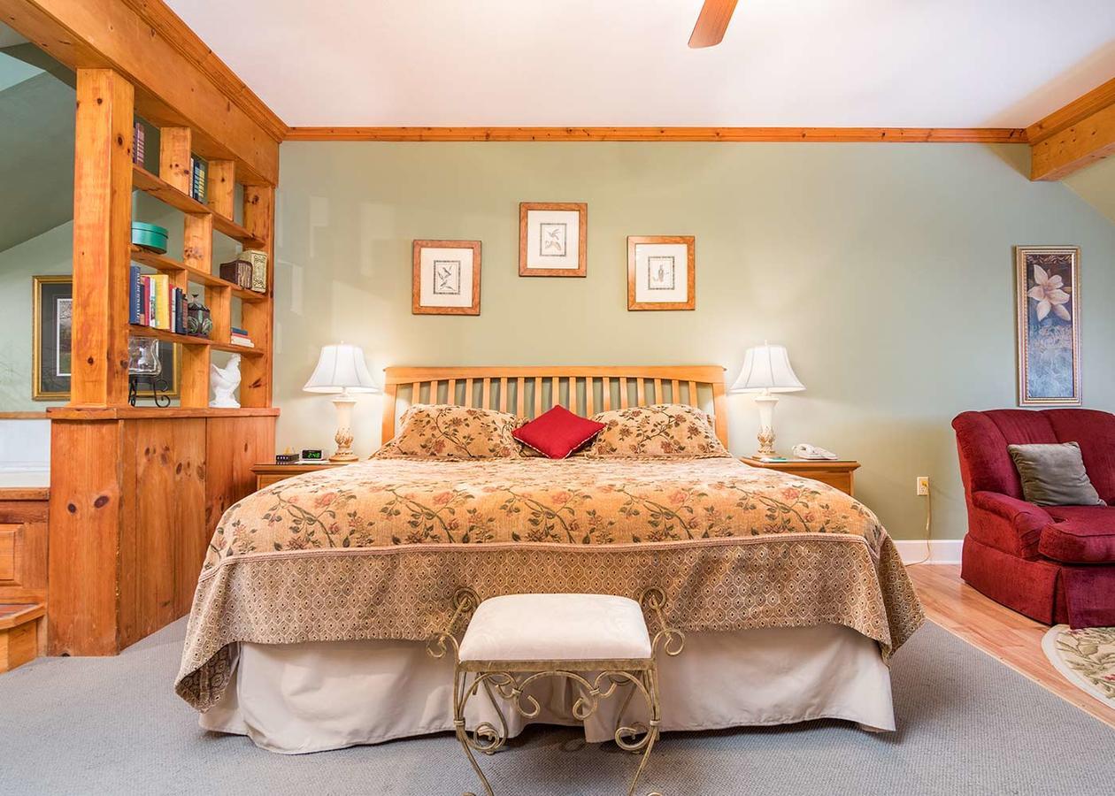 Hummingbird Suite