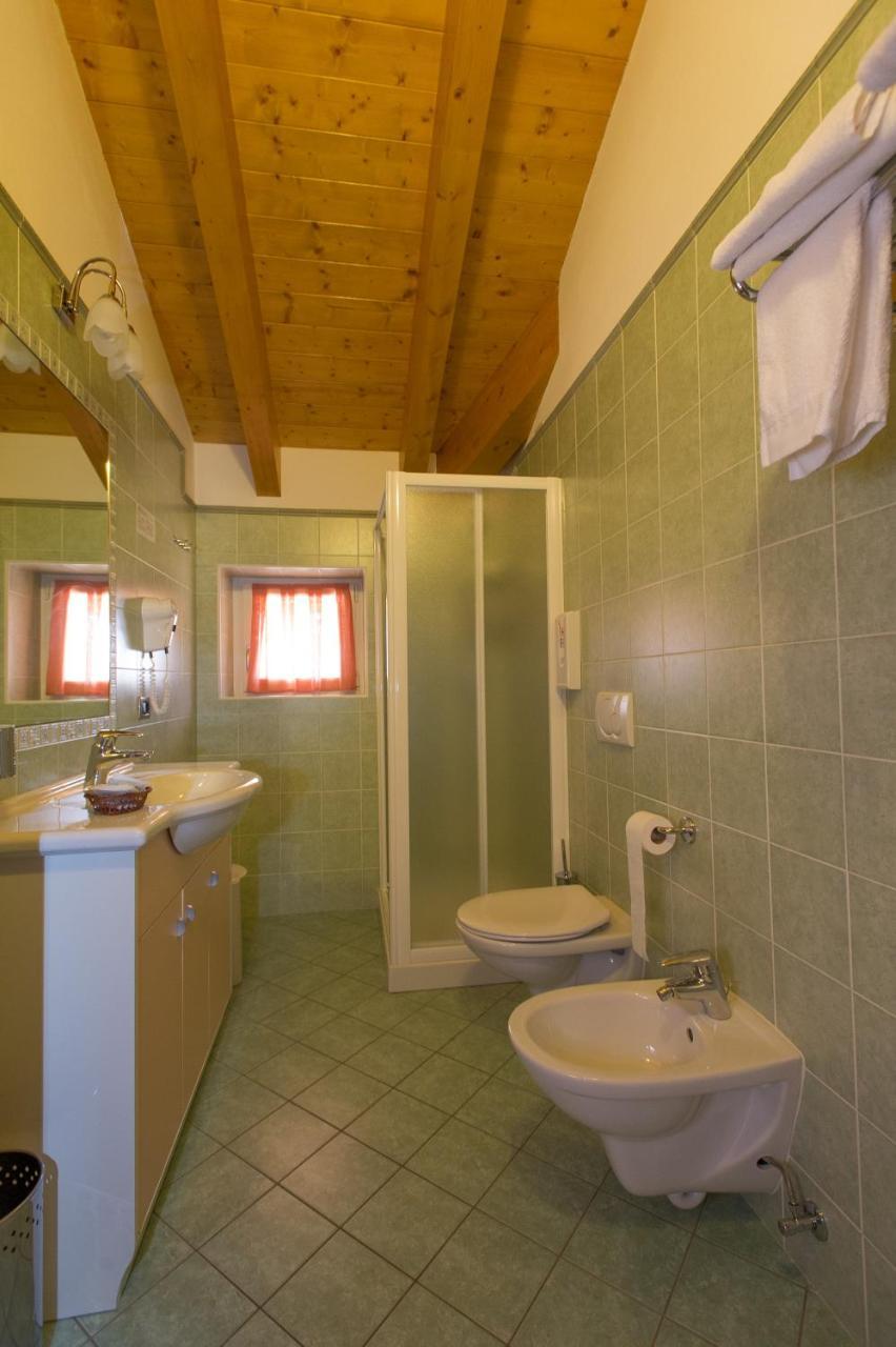 Camera Matrimoniale/Doppia con Letti Singoli con Letto Supplementare