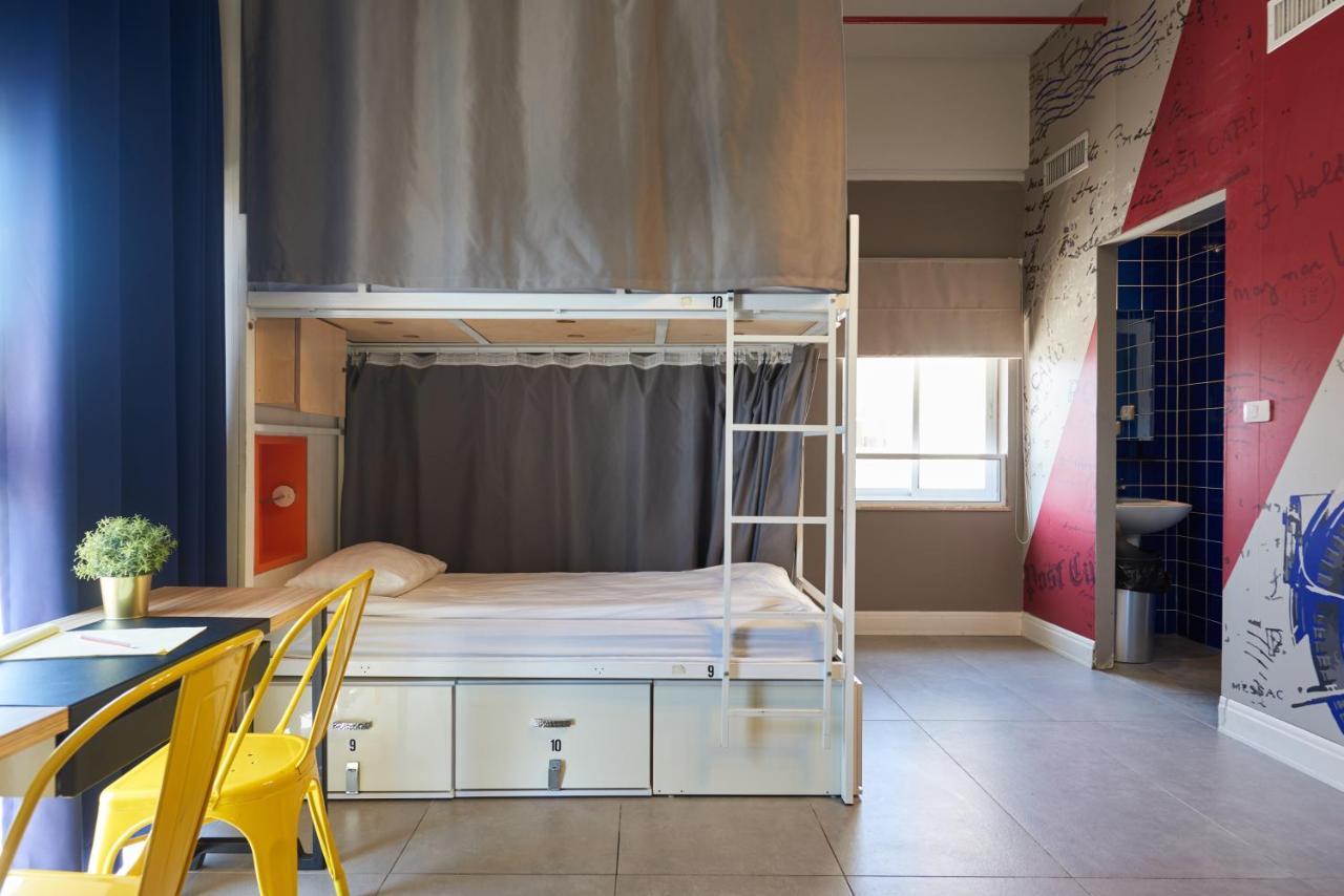 Bed in een Gemengde Slaapzaal met 10 Bedden