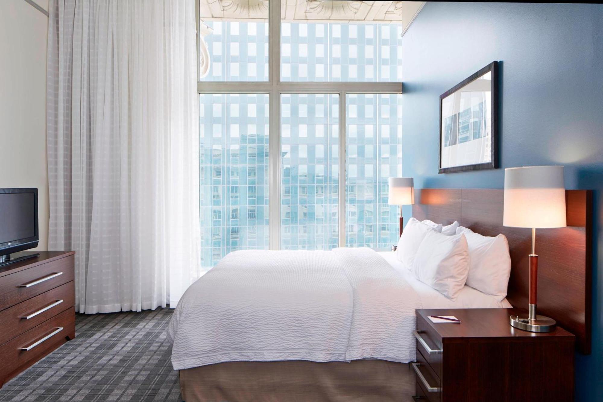 1 Bedroom 2 room Suite, 1 King or 1 Queen, Sofa bed,1362895451:JPEG