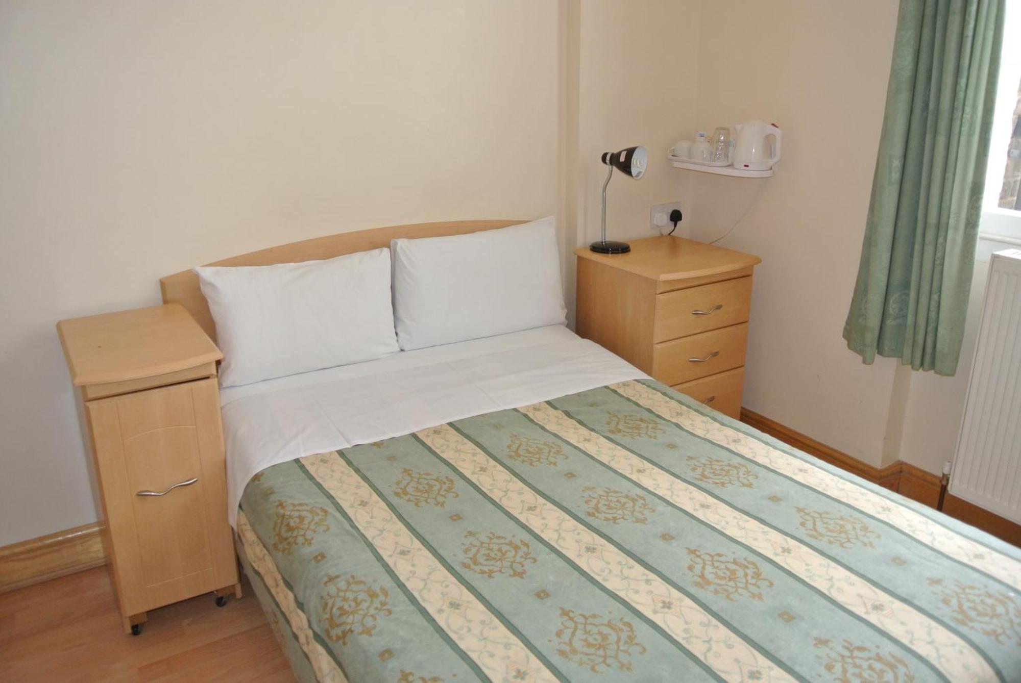 Chambre Double avec Salle de Bains Commune