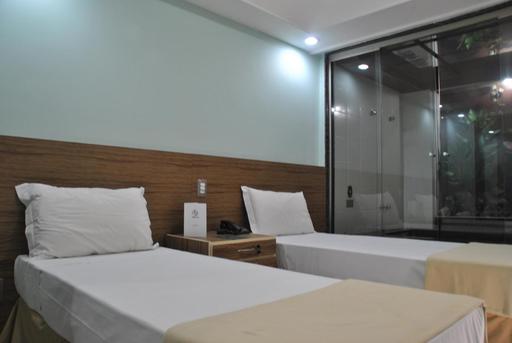 Quarto Twin Standard