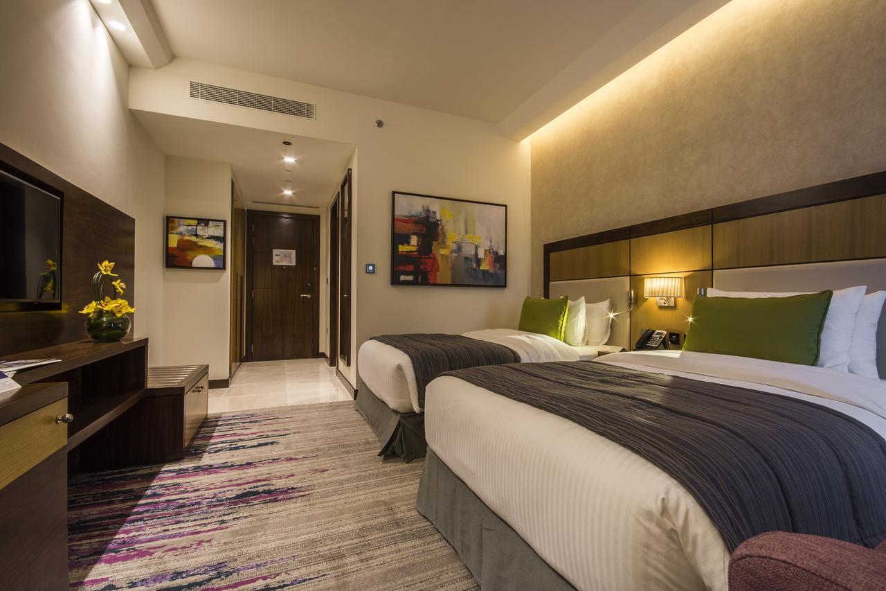 Quarto Deluxe com 2 Camas de Solteiro (Transfer Gratuito para a Praia e Shoppings Selecionados e 20% de Desconto em Comidas e Bebidas e no Spa)