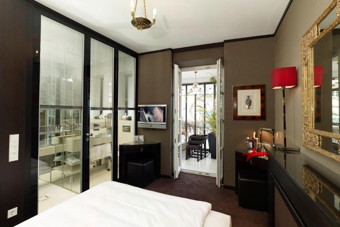 Deluxe Double or Twin Room,702590881:JPEG