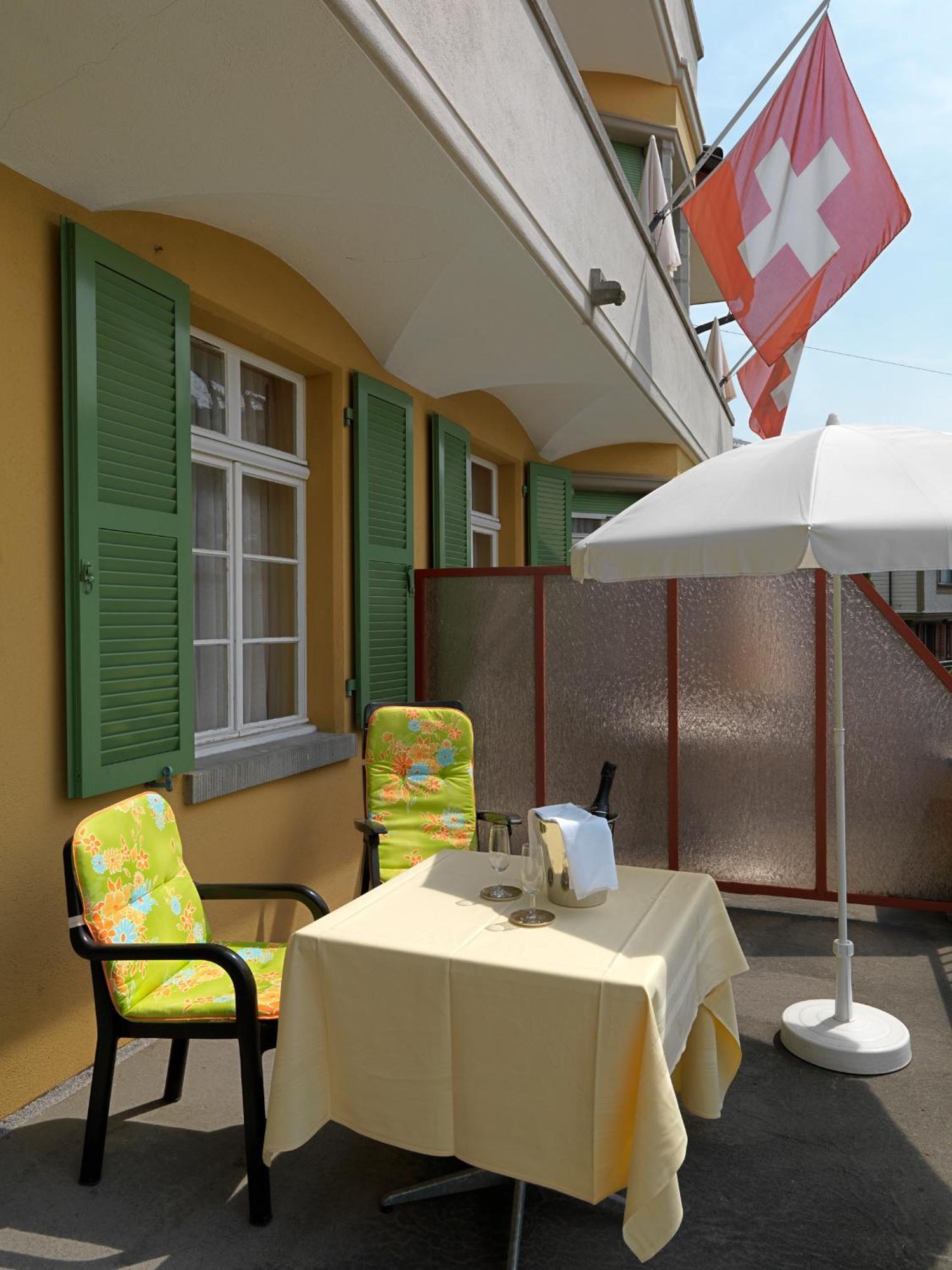 Dreibettzimmer mit Terrasse