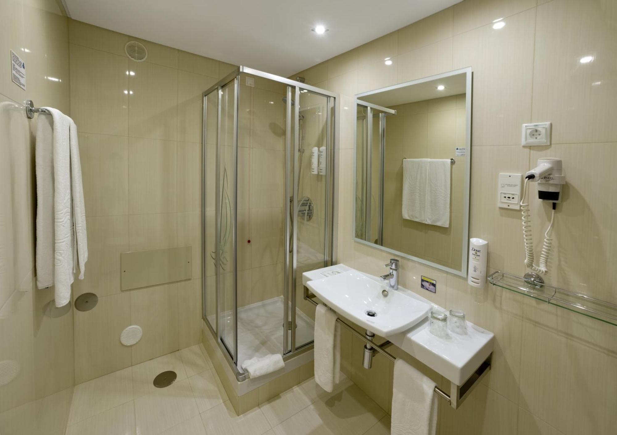 Habitación Doble Básica con vistas al interior