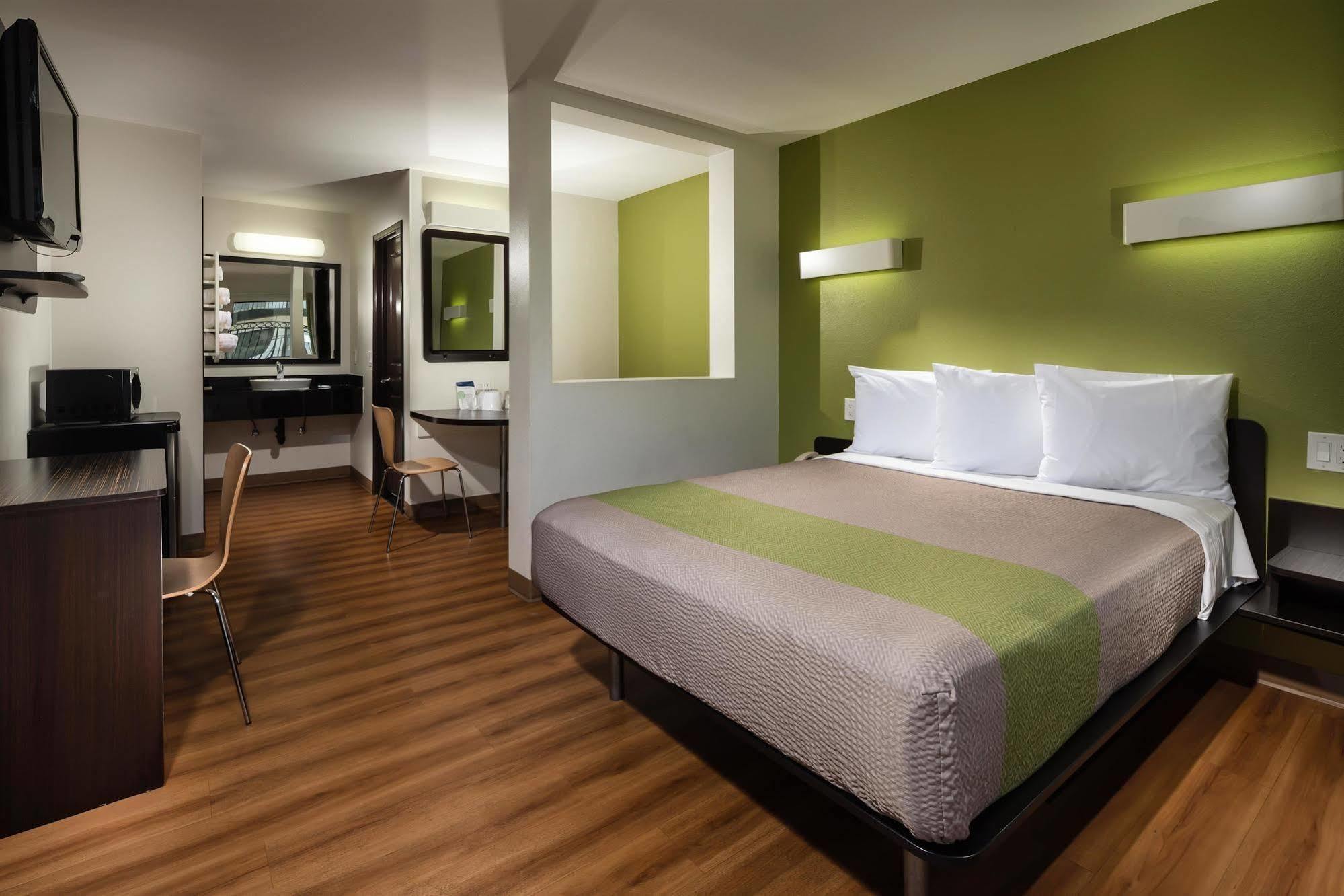 Habitación Deluxe - Cama grande - No Fumadores