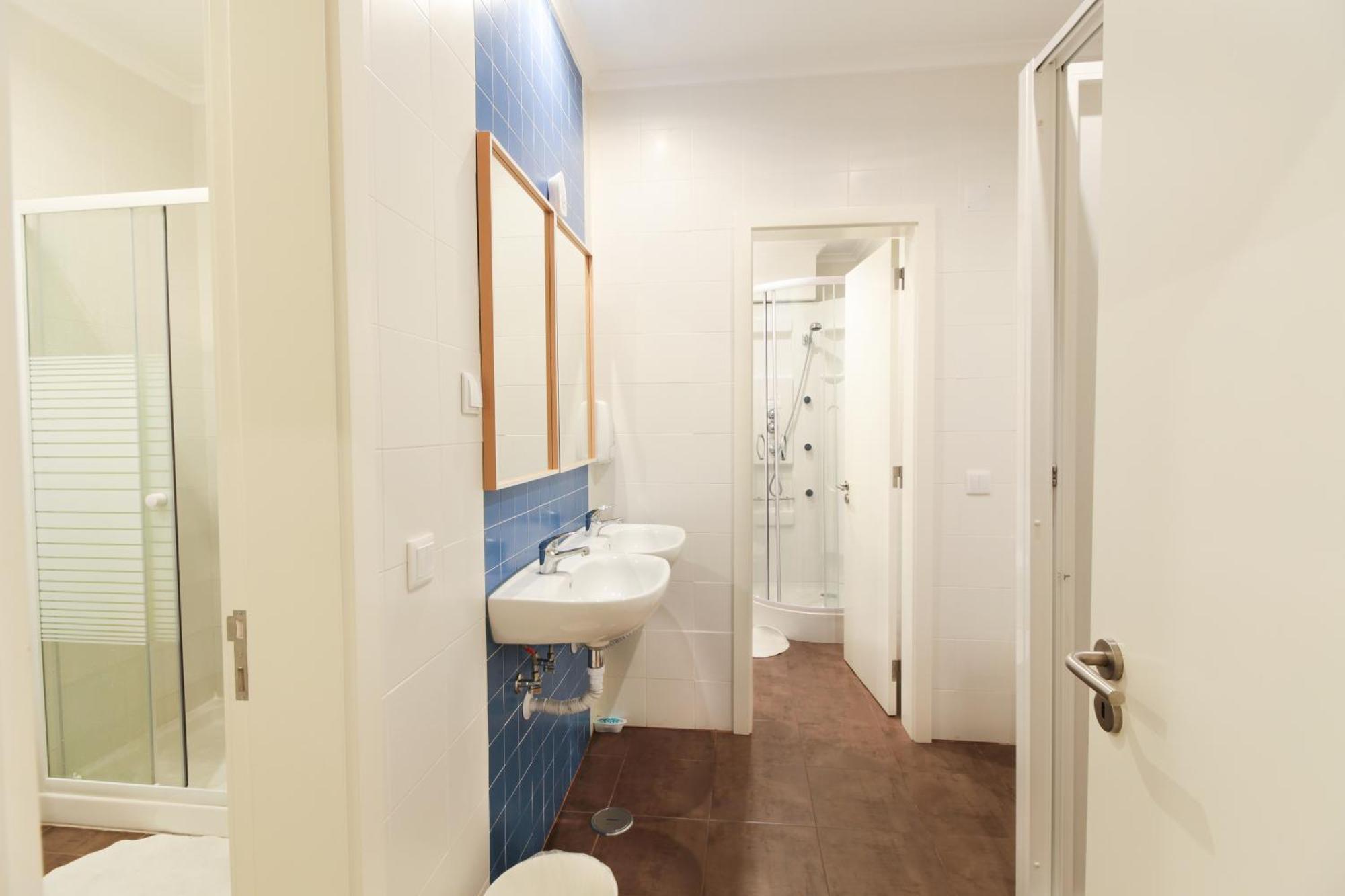Zweibettzimmer mit Gemeinschaftsbad