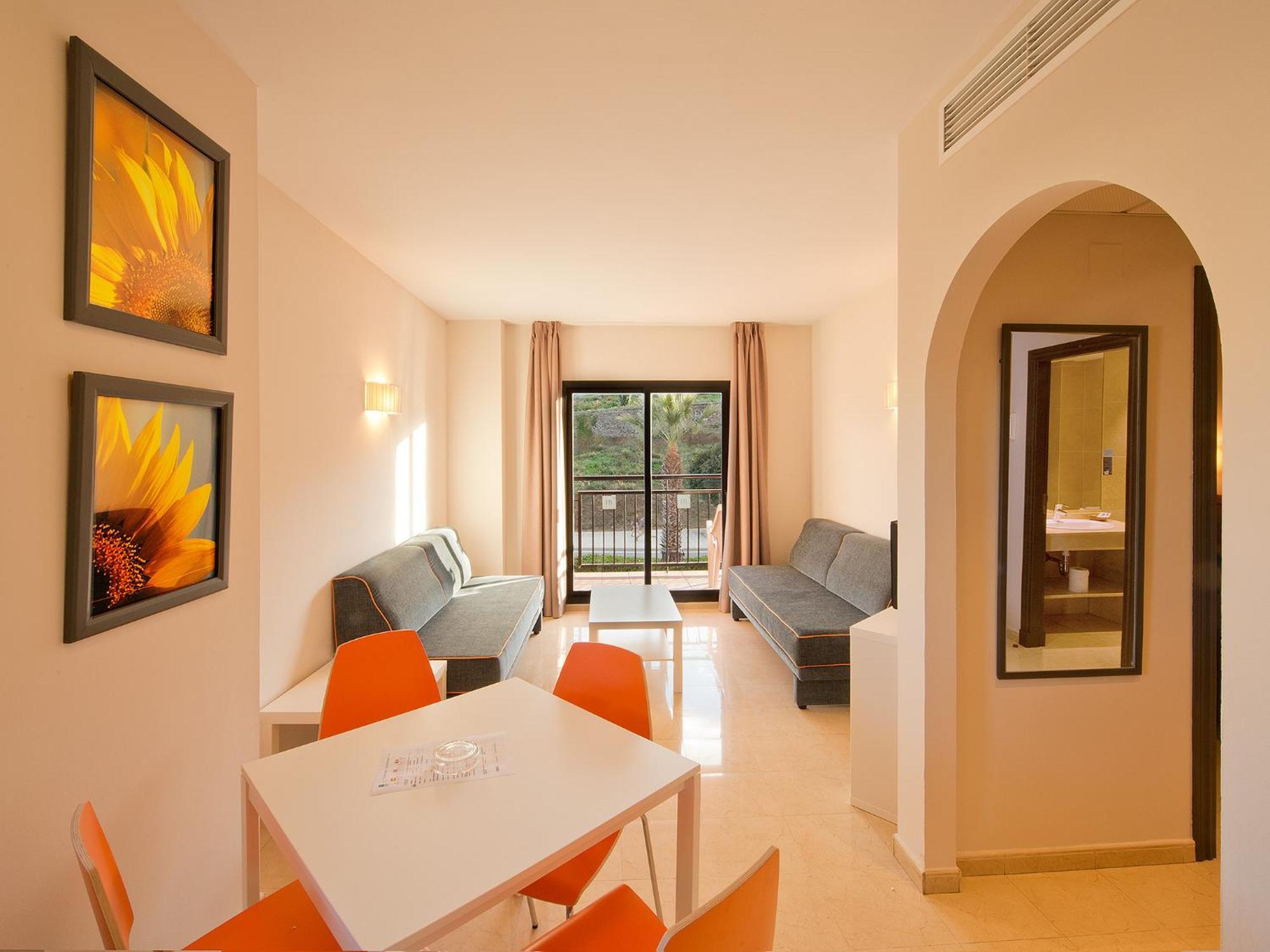 Appartement 1 Chambre (3-4 Adultes) - Vue sur Piscine