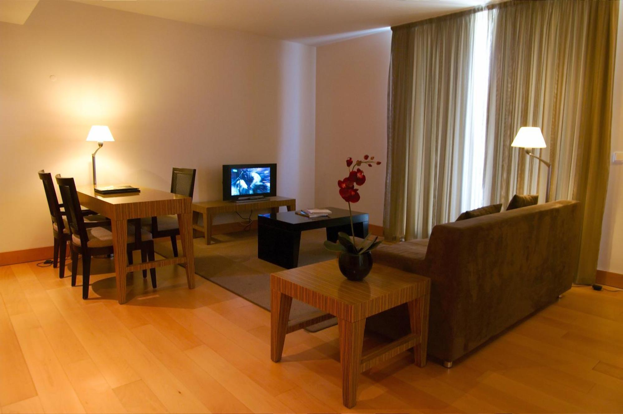 Premium Apartment mit seitlichem Meerblick (4 Erwachsene)