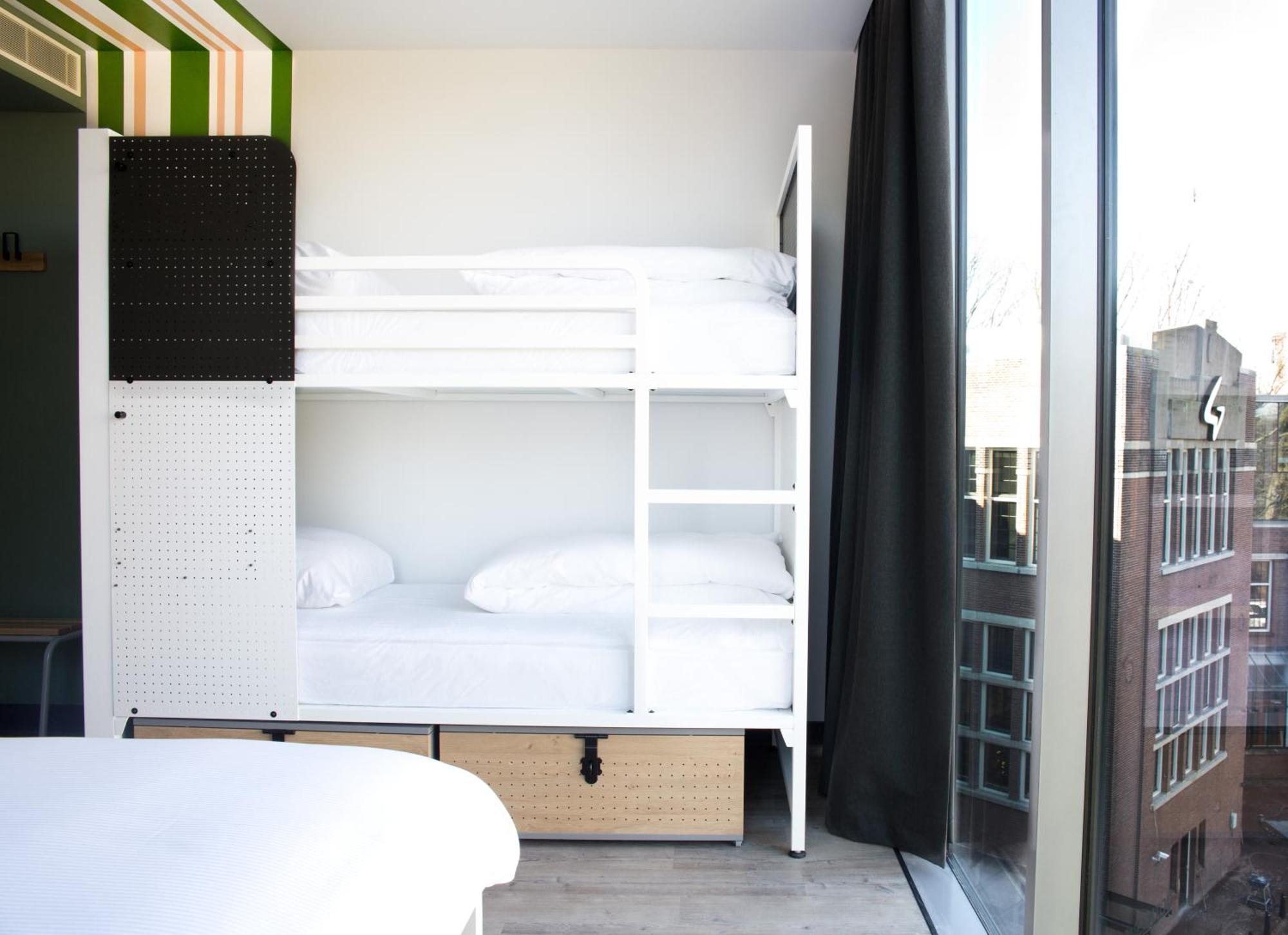 Bed in een Deluxe Slaapzaal met 4 Bedden