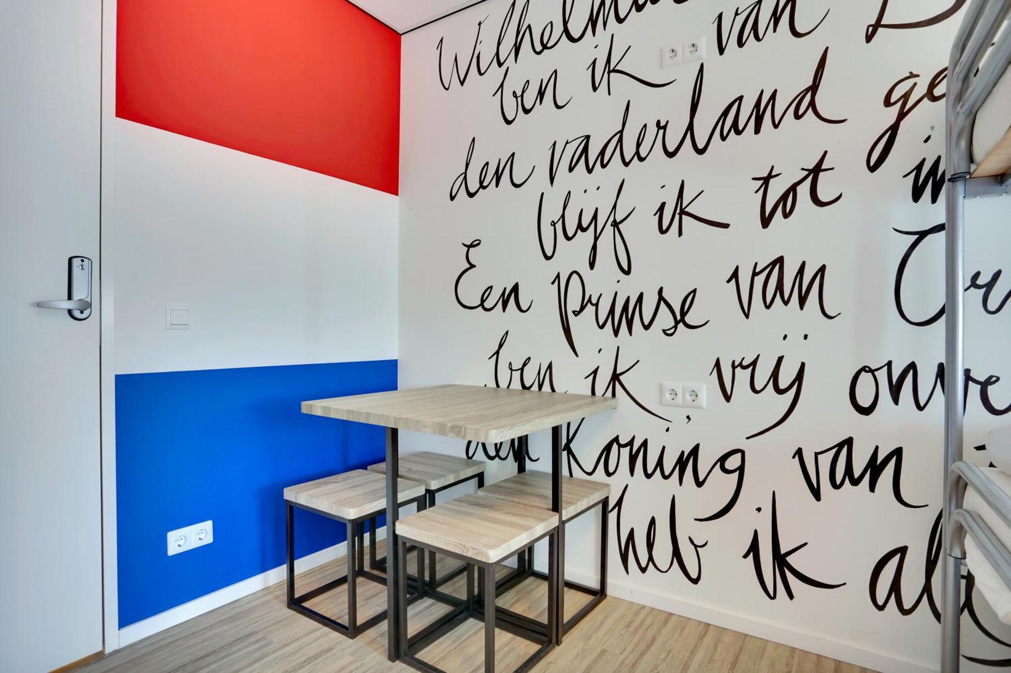 Bed in een Gemengde Slaapzaal met 6 Bedden