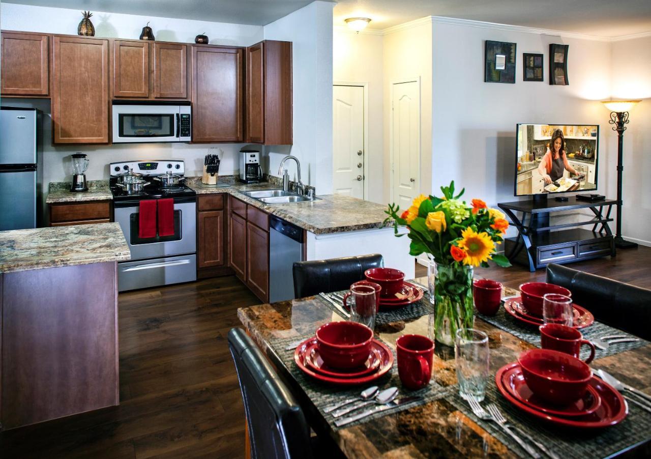 Two-Bedroom Apartment,669159960:JPEG