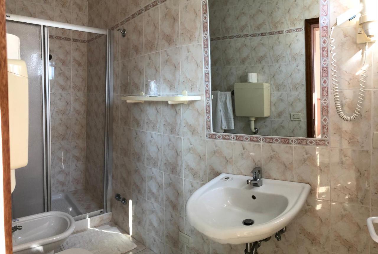 Single Room,718932715:JPEG
