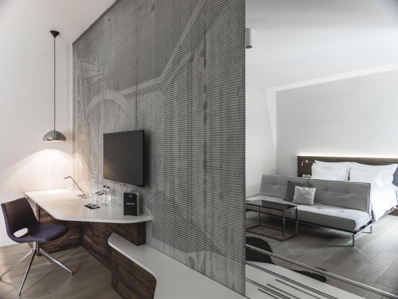 Quarto Superior Collection