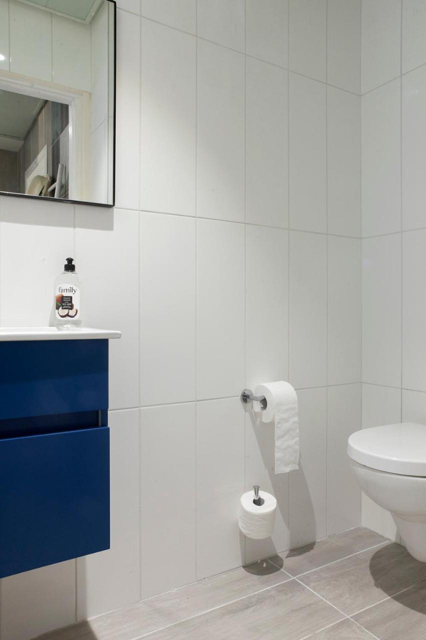 Posto Letto in Dormitorio Misto con 8 Letti
