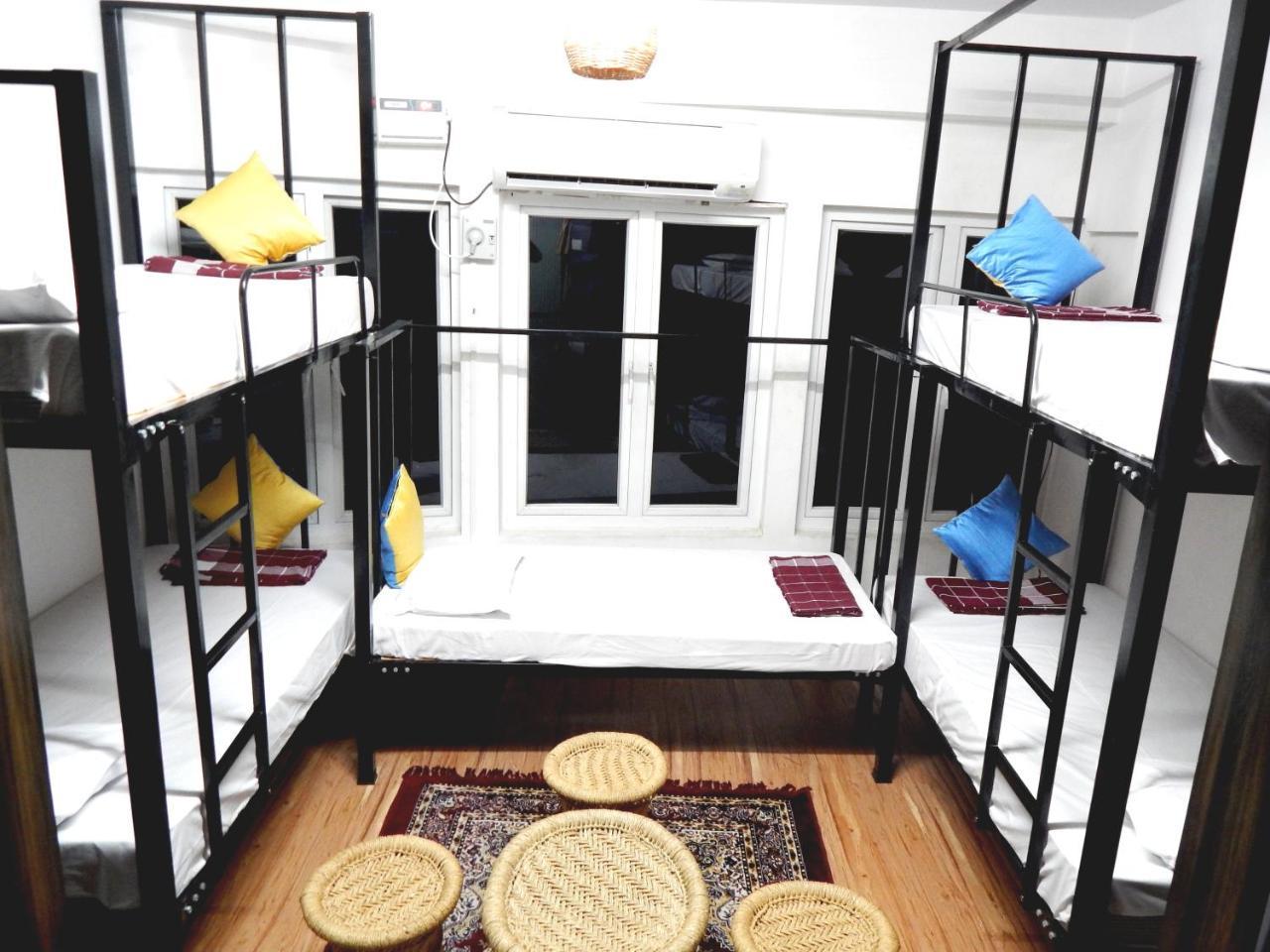 Single Bed in AC Dormitory Room Without Locker