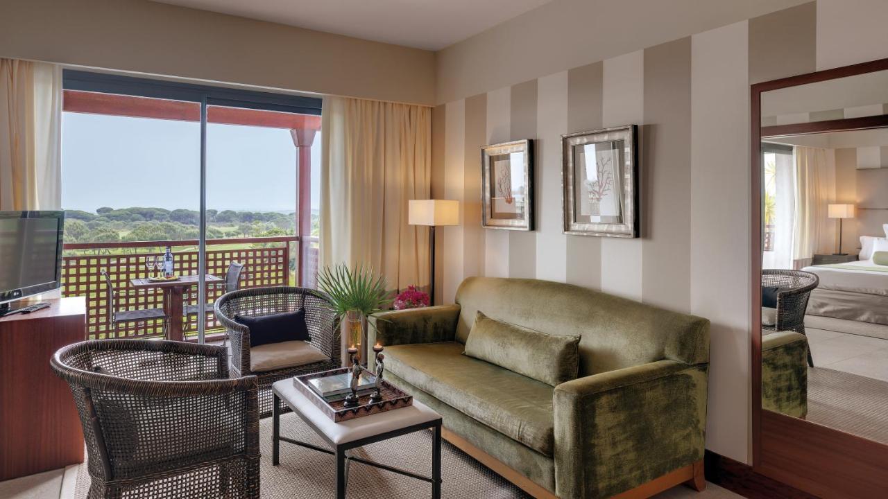 Suite Junior avec Accès au Spa (2 Adultes + 2 Enfants)