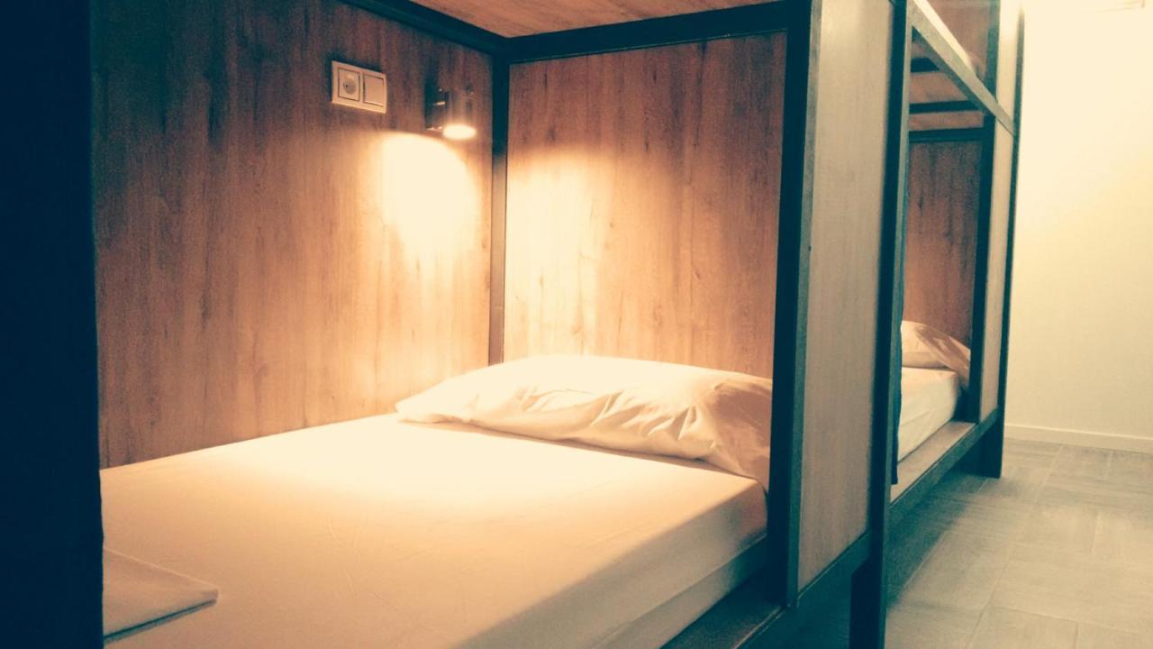 Bed in een Gemengde Slaapzaal met 10 Bedden