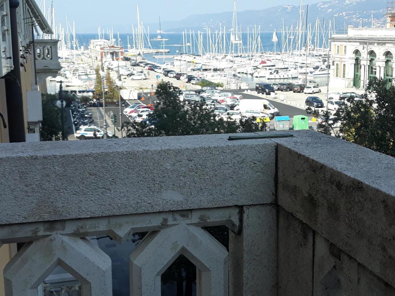 Camera Deluxe Matrimoniale/Doppia con Letti Singoli con Vista Mare