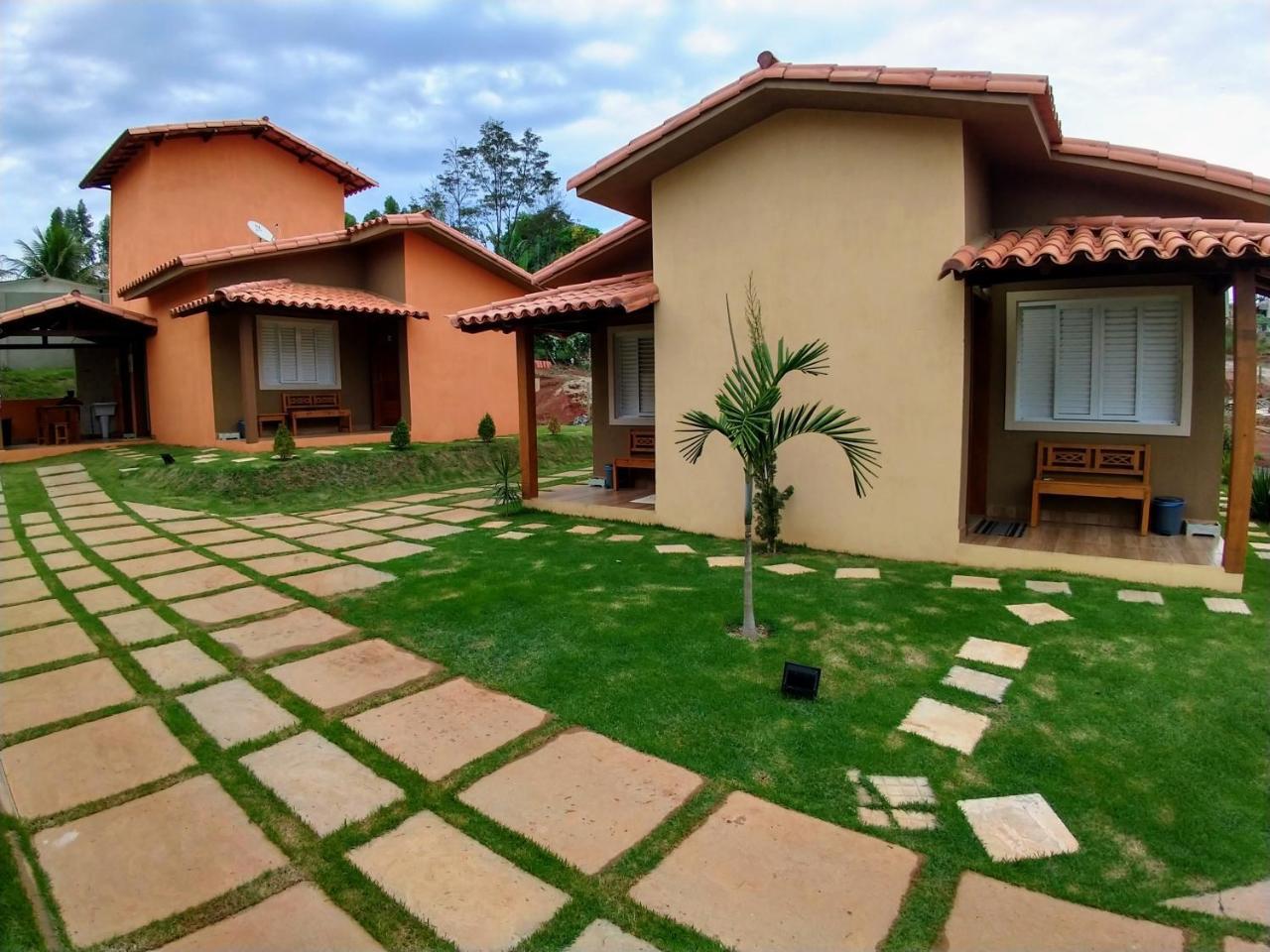 Quarto Triplo com Banheiro Privativo