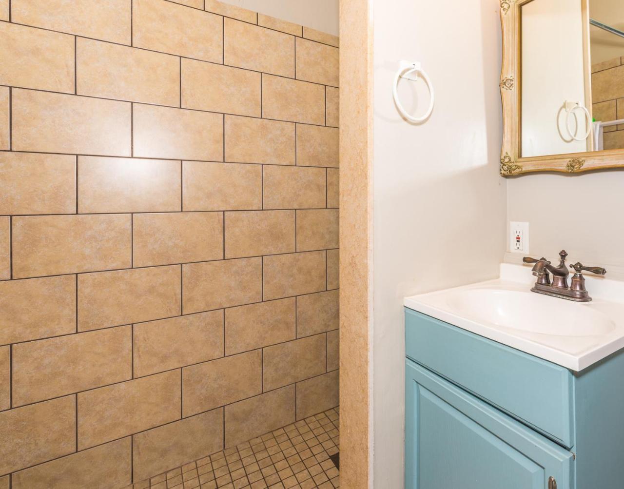 King Room Walk Shower