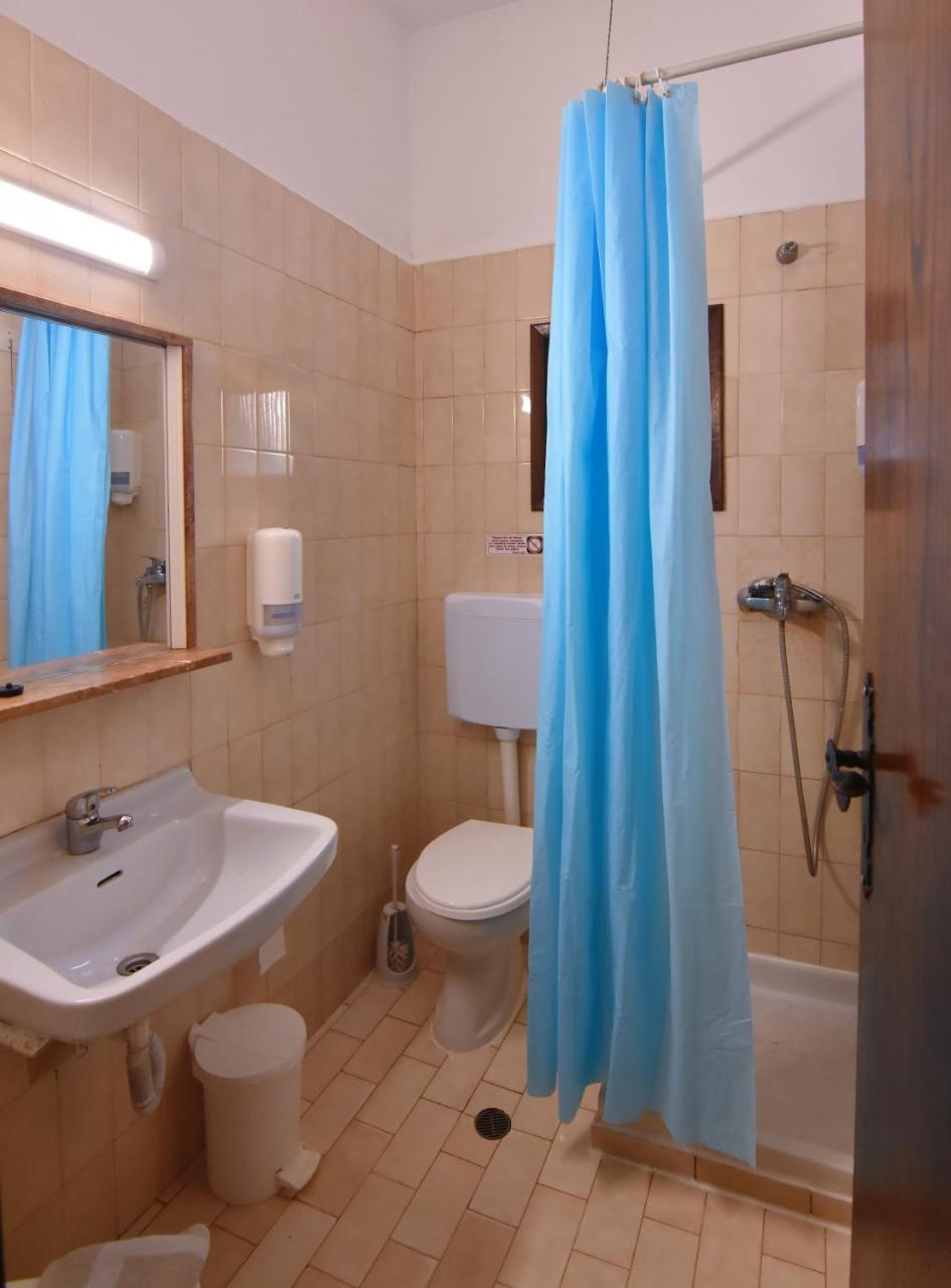 Economy Doppelzimmer (2 Erwachsene + 2 Kinder)